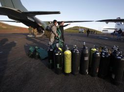 Más de 600 personas se encuentran participando en las tareas de búsqueda de la máquina. REUTERS  /