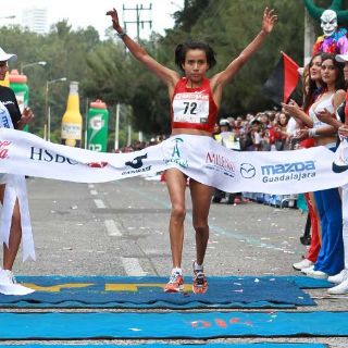 Mexicanos se llevan el Medio Maratón Atlas