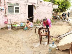 La presidenta del DIF Zapopan, Cinthya Paredes de Vielma, realizó un recorrido por la zona impactada. E. PACHECO  /