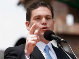 Juan Carlos Pinzón, recibió el reconocimiento de las Fuerzas Militares en un acto al cual asistió el presidente Santos. REUTERS  /