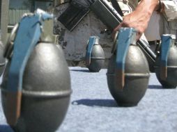 Seis granadas de fragmentación fueron las aseguradas, así como cinco armas de fuego. ARCHIVO  /