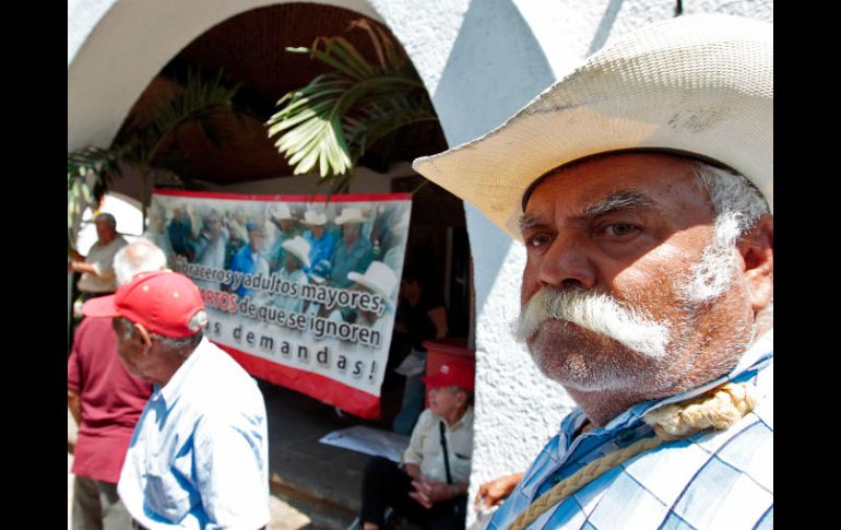 El plantón de profesores del Colegio de Bachilleres fue acompañado por los adultos mayores y ex braceros. A. GARCÍA.  /