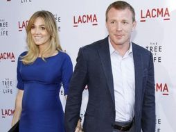 El pequeño es fruto de su relación con Jacqui Ainsley (i). REUTERS  /