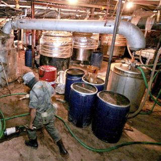 En Zapotlanejo soldados desmantelan un narcolaboratorio