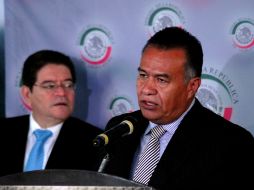 El senador Javier Castellón dijo que no se puede privar a los ciudadanos de las redes sociales pues son fuente de información. NOTIMEX  /