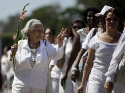 Las Damas de Blanco se manifiestan pacíficamente a favor de los derechos y libertades fundamentales de Cuba. ARCHIVO  /