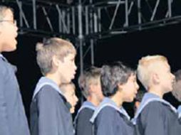 Pequeños y talentosos cantantes de varias nacionalidades se unen en este coro. M. SEVILLA  /