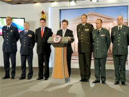 Juan Manuel Santos, ofreció una rueda de prensa en la que presentó la nueva cúpula de las Fuerzas Militares. EFE  /