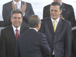 El excandidato presidencial señaló que el saludo es una acción irrelevante en la que no intervendra. ARCHIVO  /