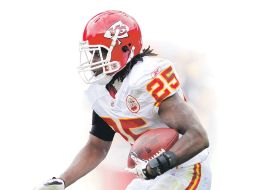 Jamaal Charles, de los Jefes, terminó como el segundo mejor corredor de la Liga la temporada pasada en yardaje. GETTY IMAGES SPORT  /