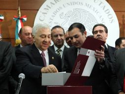 El secretario de Hacienda, Ernesto Cordero, entregó la tarde de este jueves el paquete económico para 2012. EL UNIVERSAL  /