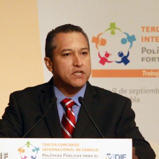 Blake ordena revisión de permisos de casinos