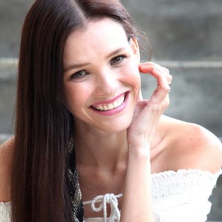 Kika Edgar divide su corazón entre la música y el teatro