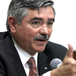 Valdés Zurita urge a designar los consejeros