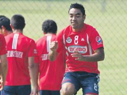 Marco Fabián afirma que en Chivas están enfocados al aspecto futbolístico y no en la violencia de Torreón. MEXSPORT  /