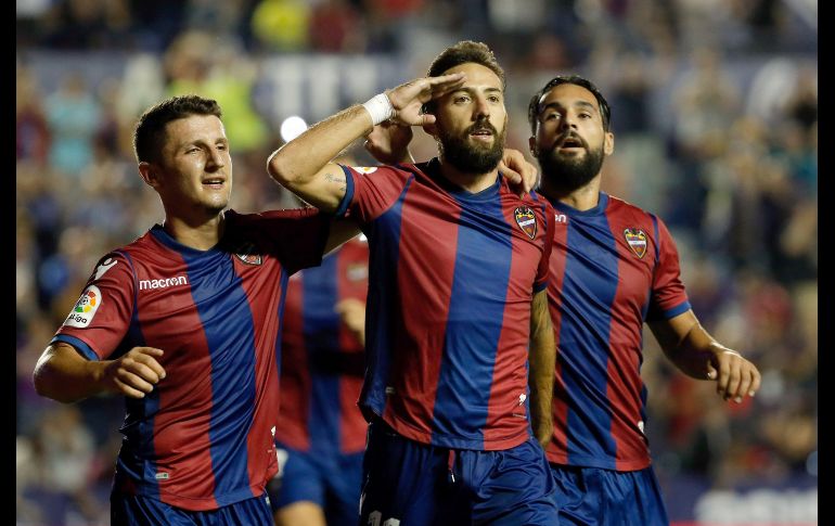 Morales celebra el segundo gol del Levante