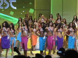 Las candidatas al título de Miss Universo 2011, durante el desfile en traje de baño en el Credicard Hall de Sao Paulo. EFE  /