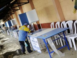 Preparan los últimos detalles para celebrar el día domingo los comicios en Guatemala. EFE  /