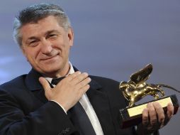 El director ruso Alexander Sokurov agradeció la colaboración de su equipo en el filme. EFE  /