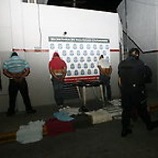 Arrestan a cuatro en actitud sospechosa