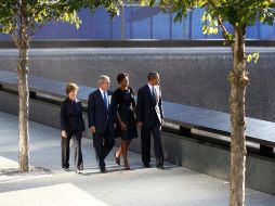 El mandatario visita el lugar donde se erigían las torres gemelas del World Trade Center. REUTERS  /