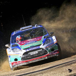 Hirvonen gana gracias a frenada de Latvala