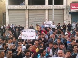 Los manifestantes rechazaron la reciente visita del secretario general de la Liga Árabe, Nabil al Arabi. AP  /
