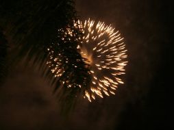 Con la fricción al correr o hacer movimientos, la pirotecnia explota en las manos o la bolsa del pantalón de los niños. ARCHIVO.  /