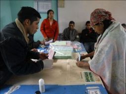Se prevé que los primeros resultados se den a conocer en las próximas tres horas. EFE  /