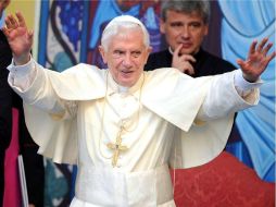El Papa Benedicto XVI insto a fieles y a líderes religiosos a luchar por la reestructuración de la paz mundial. EFE  /