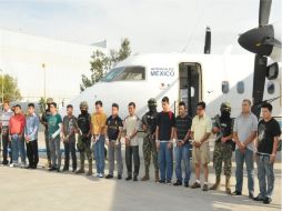 La Semar informó que uno de los detenidos es presunto responsable del asesinato de un soldado. EFE  /