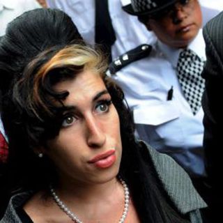¿El espíritu de Winehouse, en su funeral?