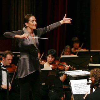 Alondra de la Parra se presenta con éxito en Tokio