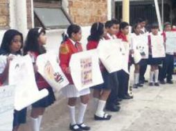 Con carteles y trabalenguas festejaron la apertura de su nueva biblioteca. J. SÁNCHEZ  /