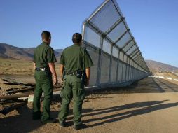 Agentes de la Patrulla Fronteriza de Estados Unidos localizaron  las armas cerca de la frontera con México. ARCHIVO  /