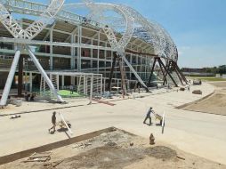 El próximo mes estarán listas las vías de acceso al estadio de atletismo de Zapopan. Las vías serán de concreto estampado. E. PACHECO  /