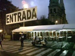Desde temprana hora se instalaron cercos de seguridad en el primer cuadro. A. OROZCO  /