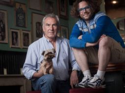 Adam Spreadbury-Maher y el director Marc Urquhart. ESPECIAL  /