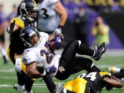 Acción del partido del pasado domingo entre Acereros y Cuervos en Baltimore. AP  /