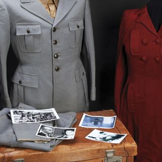 Saldrá a subasta ropa que perteneció al 'duce' Mussolini
