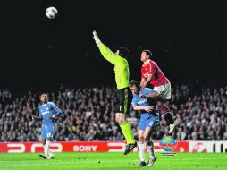 Javier Hernández (14), quien generalmente le anota al Chelsea, fue convocado para este encuentro. GETTY IMAGES SPORT  /