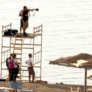 Spencer Tunick desnuda a un millar de personas en el Mar Muerto