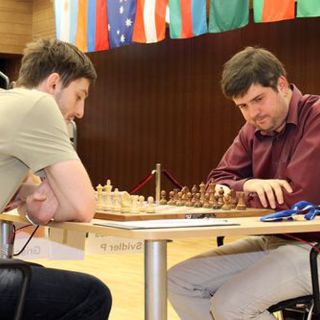 Svidler mantiene su ventaja en la final de la Copa del Mundo de ajedrez