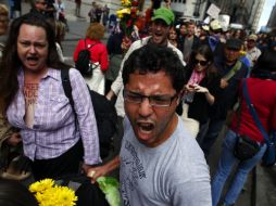 Los manifestantes se comenzaron a reunir desde el mediodía en el parque Bowling. AP  /
