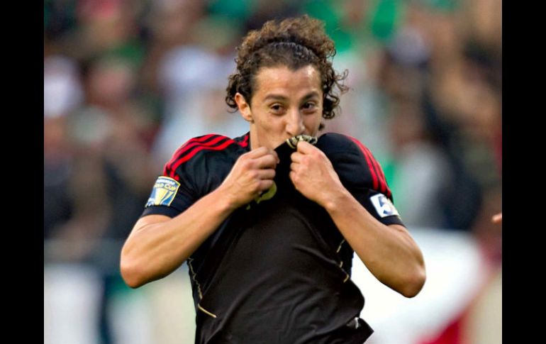 Guardado hizo su 'magia' dentro de la cancha del estadio Riazor al entrar al minuto 45 . MEXSPORT  /