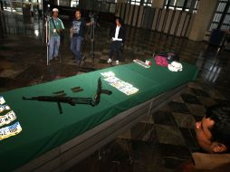 Presentación ante los medios del decomiso en el rancho conocido como Guillermo Grucojqui. O. RUVALCABA.  /