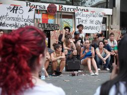 En el día, los jóvenes manifestantes organizaron diferentes actividades y charlas, relacionadas con la crisis económica. EFE  /