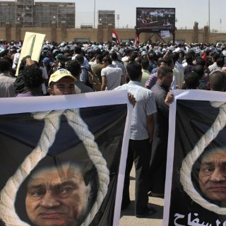 Junta militar egipcia fija comicios legislativos a partir del 21 de noviembre