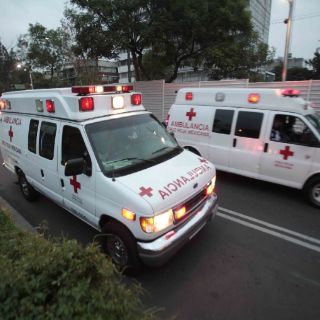 Izan bandera en memoria del 26 aniversario del sismo de 1985