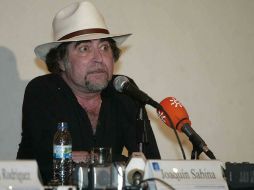 Sabina apadrina el nuevo inicio de la gira musical de 'Los Secretos'. ARCHIVO  /